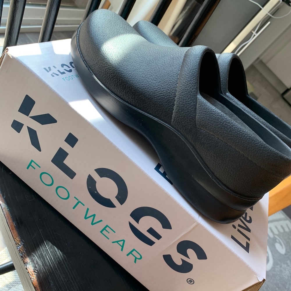 Women’s size 10 Klogs brand clog